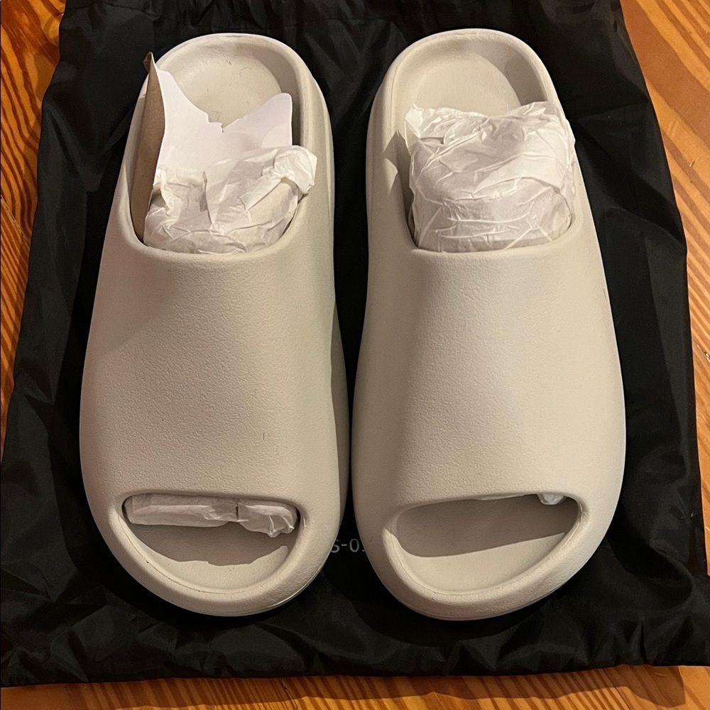 Yeezy bone Slide Sandals